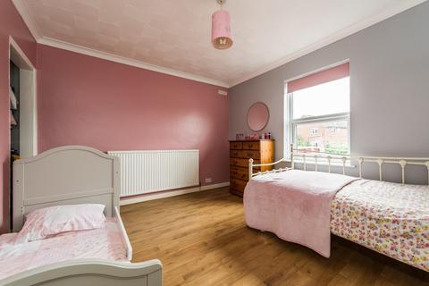 14 Betsham Road, Swanscombe, DA10 0EU