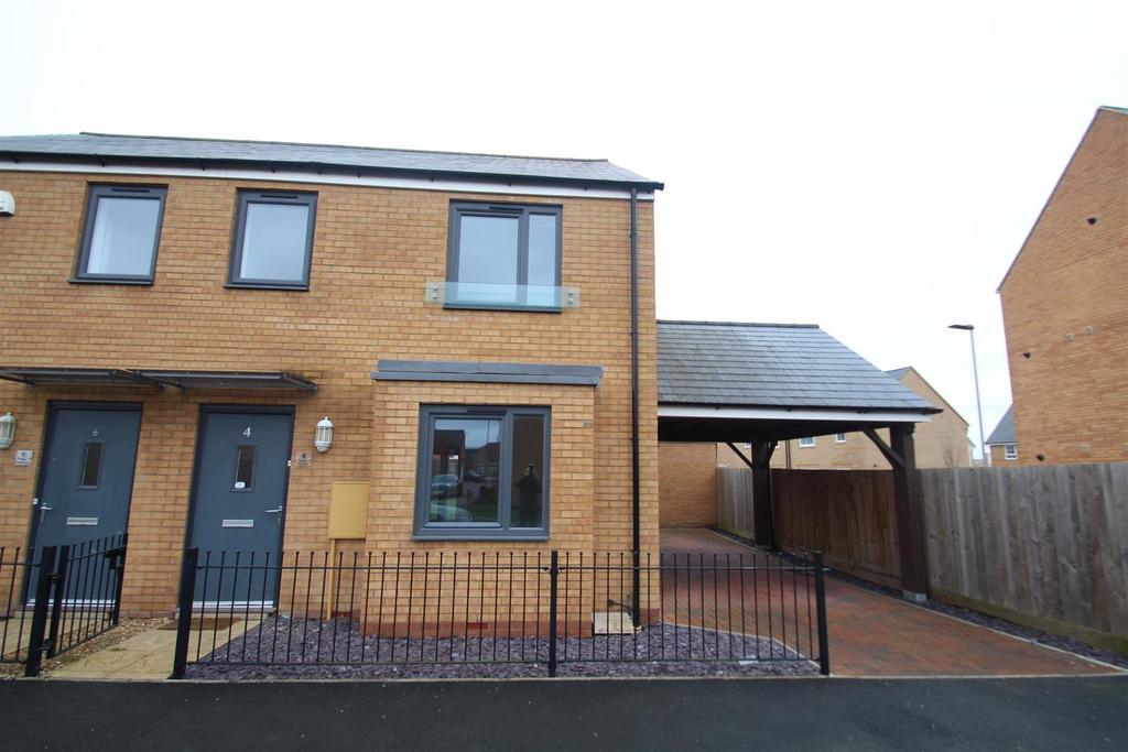 Holt Avenue, Brooklands, Milton Keynes, MK10 7GG 3 bed semidetached