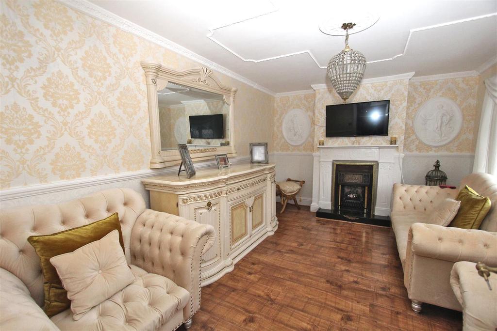 Second Avenue, Sheerness 3 bed semidetached house £290,000