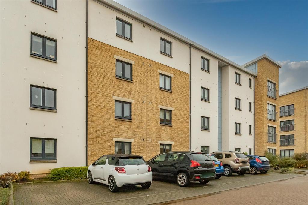 Monart Road, Perth 2 bed apartment £147,500
