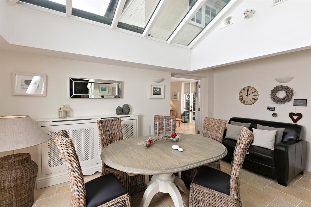 Meriden House Dining Area