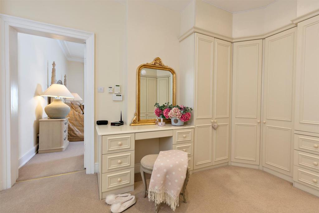 Meriden House Master Bedroom Dressing Room