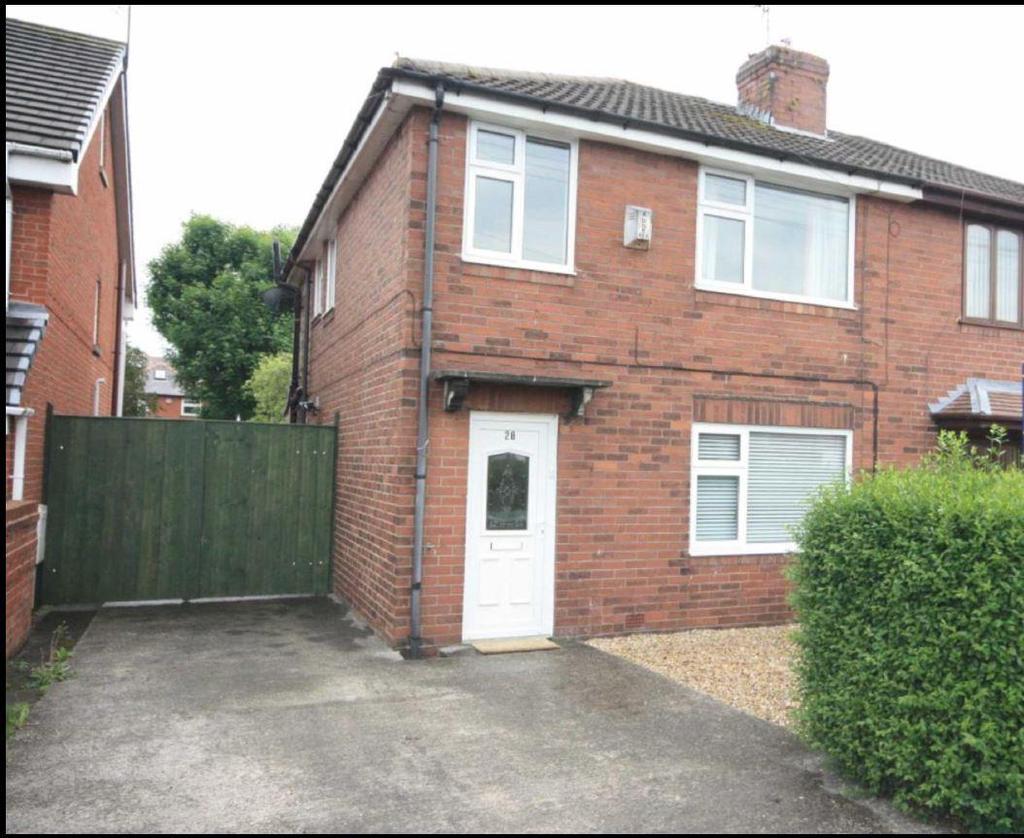 Stanley Avenue, Rainford, WA11 8HU 3 bed semidetached house £775 pcm