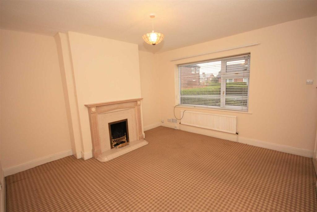 Stanley Avenue, Rainford, WA11 8HU 3 bed semidetached house £775 pcm
