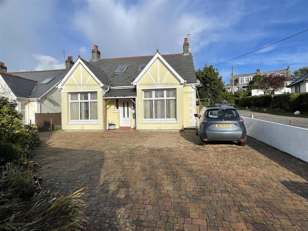 Southbourne Road, St. Austell 4 bed detached bungalow £400,000