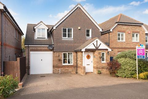 3 bedroom detached house for sale - Maple Close, Broadstairs