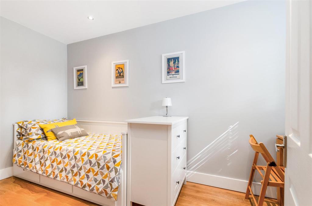 434552863 - 14 Gassiot Way, Sutton SM17.jpg