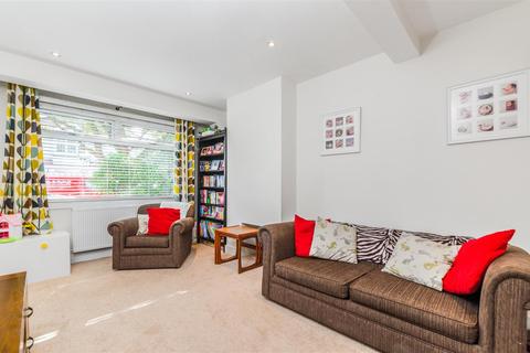 14 Gassiot Way, Sutton, SM1 3BA
