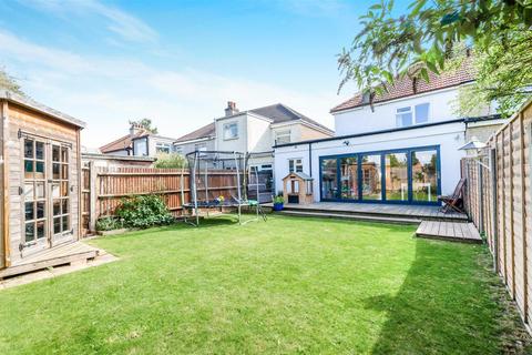 14 Gassiot Way, Sutton, SM1 3BA