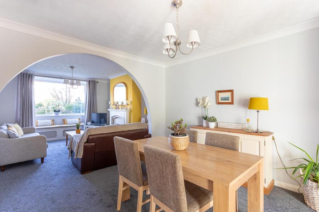 Willingham Road, Knaith Park... 3 bed semidetached house £200,000