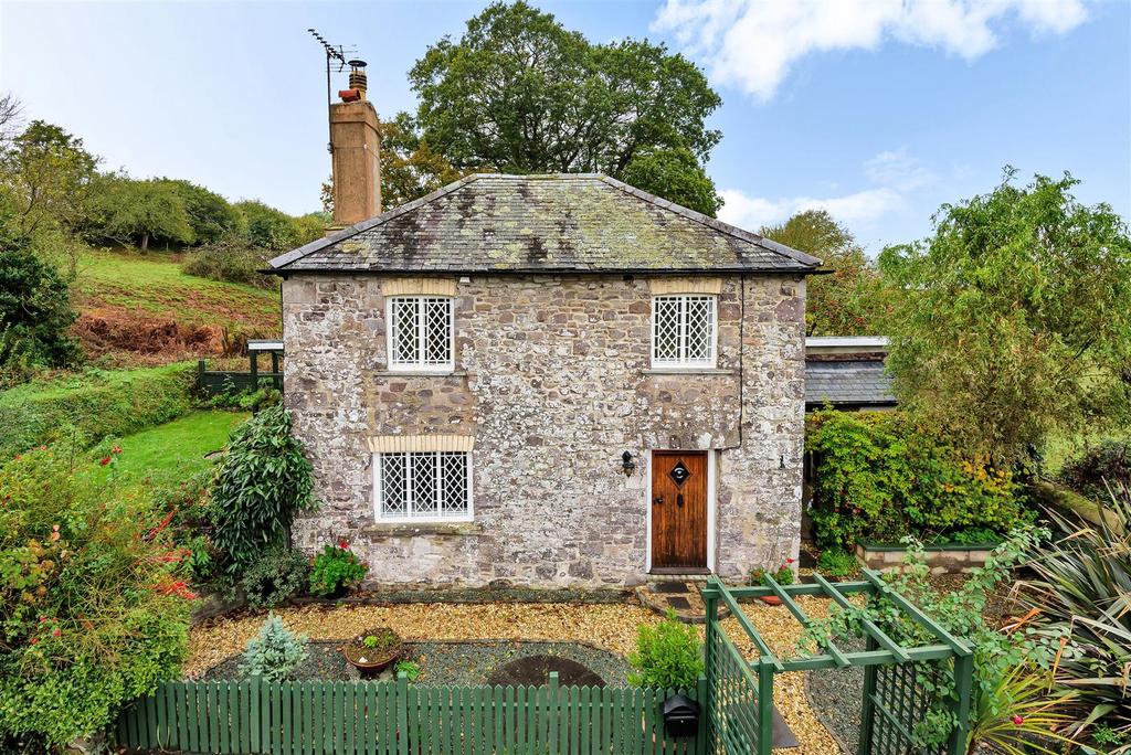 Knowle, Crediton 2 bed detached house £365,000