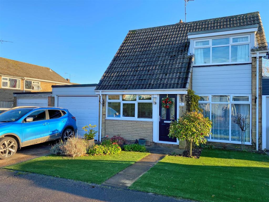 Alexandra Drive, Beverley 3 bed link detached house £310,000