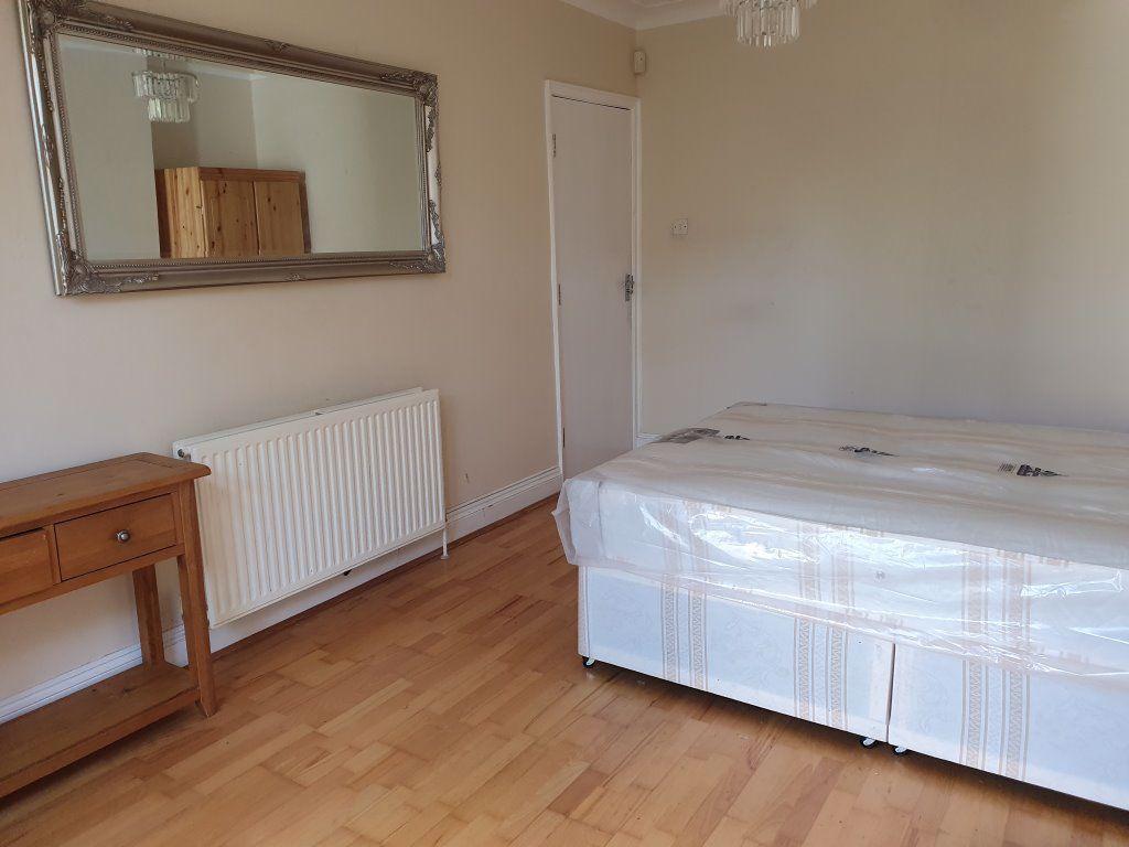 Large double room in Cheviot Gardens NW2 4 bed house share £650 pcm
