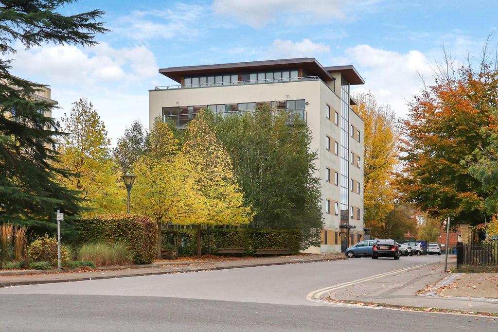 1 St. James Square, Cheltenham 2 bed apartment £325,000