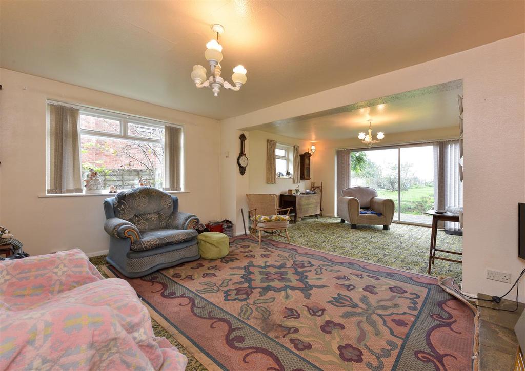 Holy Cross Lane, Belbroughton 3 bed detached house £475,000