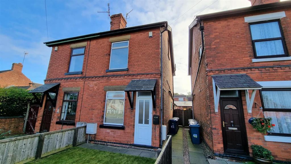 Grantham Road, RadcliffeOnTrent 3 bed semidetached house £950 pcm (£219 pw)