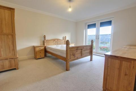2 bedroom apartment for sale - St. Georges Court, Willerby