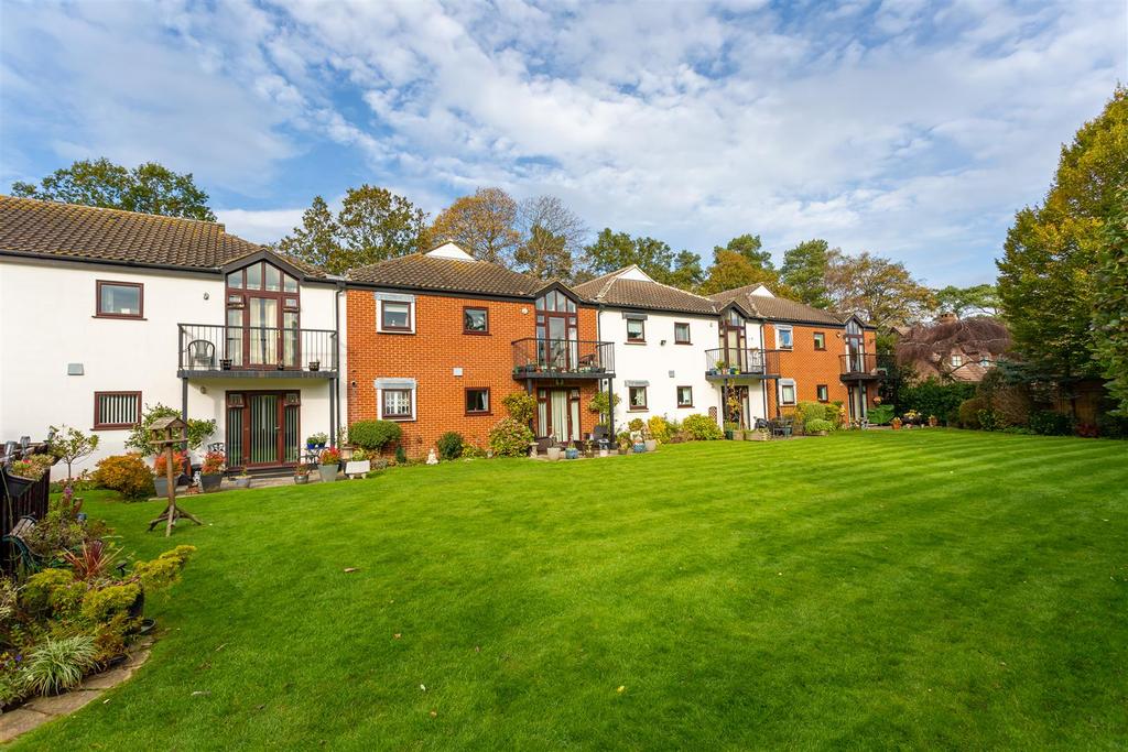 Chapel Road, Tadworth 2 bed retirement property £220,000