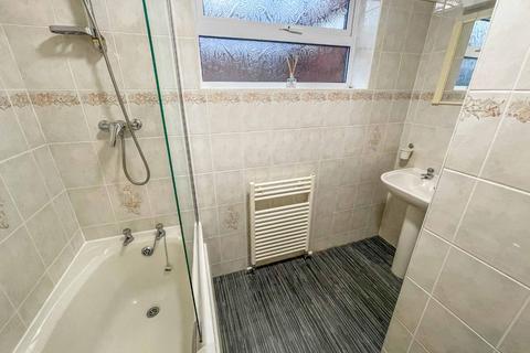 215 Kenpas Highway, Green Lane, Coventry, CV3 6PD