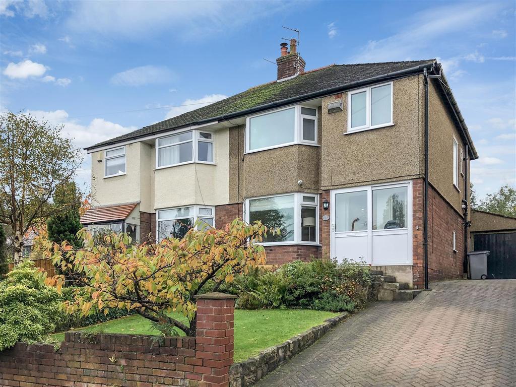 Kylemore Drive, Pensby, Wirral 3 bed semidetached house £290,000