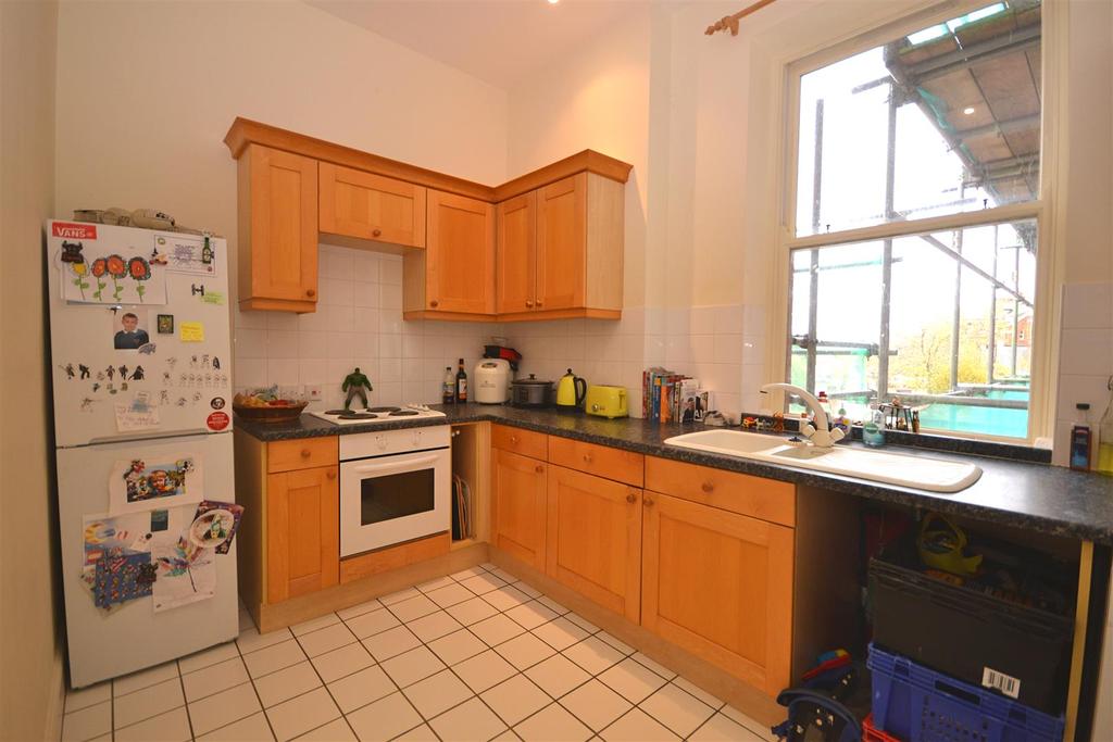 Hawthorn Road, Charlton Down, Dorchester 1 bed flat £135,000