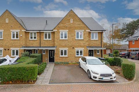 22 Farmside Place, Epsom, KT19 8GW