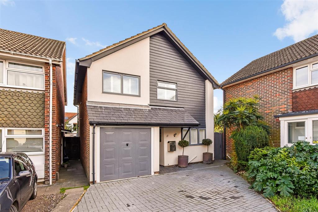Clydesdale Avenue, Chichester 3 bed detached house £725,000