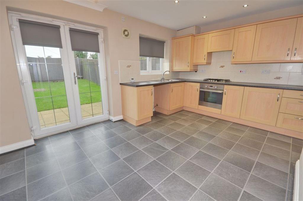 Holywell Avenue, Castleford, WF10 3 bed semidetached house £850 pcm