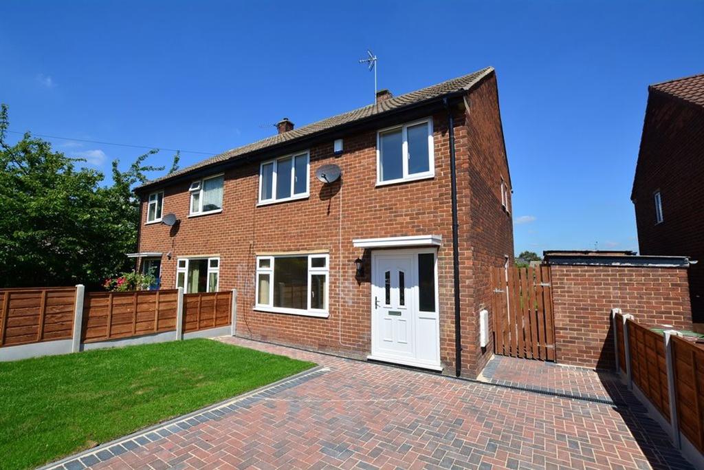 Queen Elizabeth Drive, Normanton, WF6 3 bed semidetached house £800