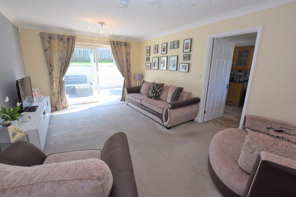 Crembling Well, Barncoose, Redruth, Cornwall, TR15 3 bed bungalow £