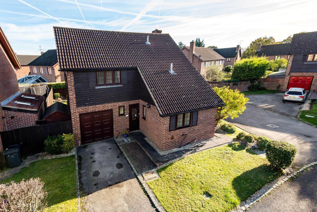 Place, Burghfield Common, Reading RG7 3NN 4 bed detached house