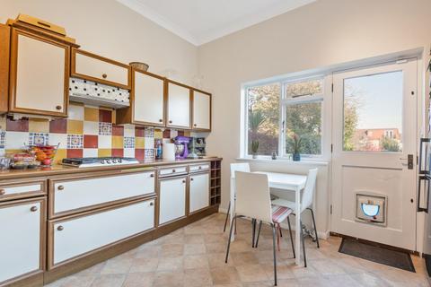 58 Newstead Road, London, SE12 0TB