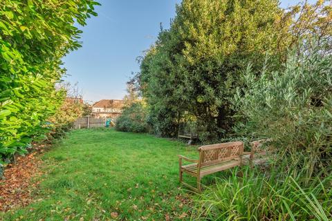 58 Newstead Road, London, SE12 0TB