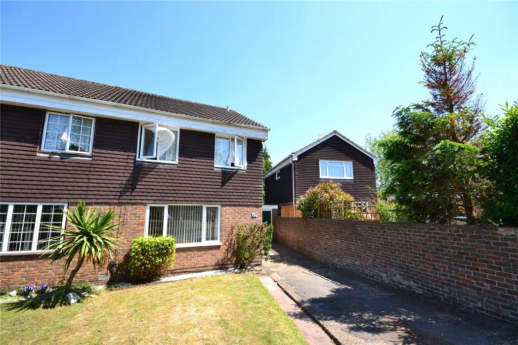 Staplehurst, Bracknell, Berkshire, RG12 3 bed semidetached house £