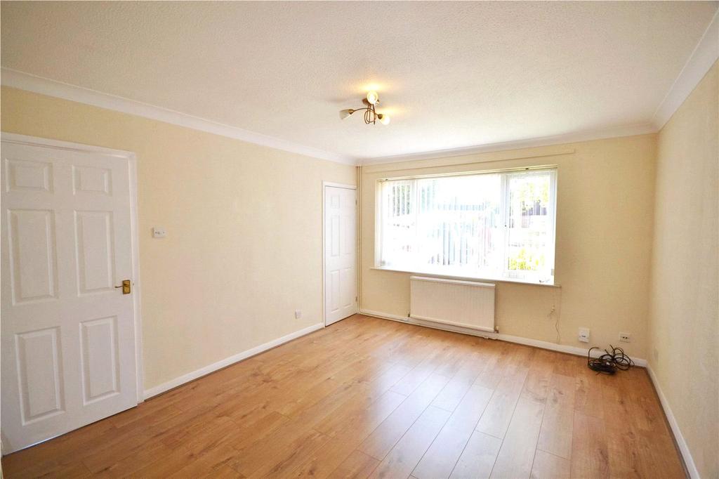 Staplehurst, Bracknell, Berkshire, RG12 3 bed semidetached house £