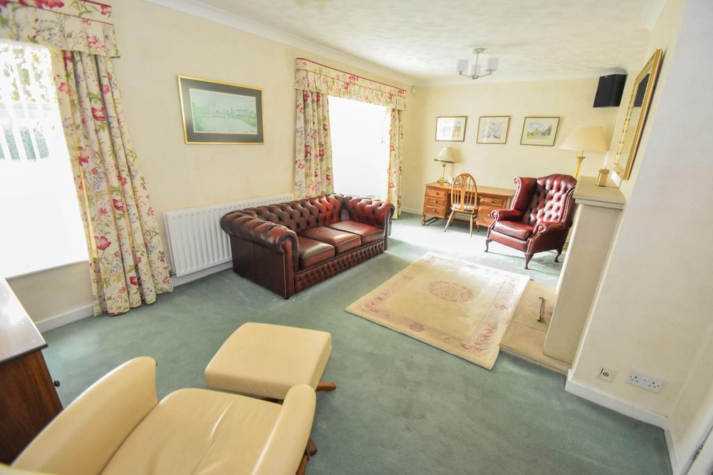 Sunny Bank Road, Bury, BL9 4 bed detached house £465,000