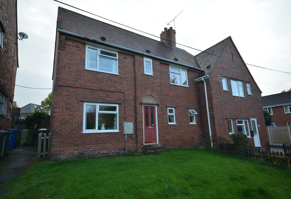 Walgrove Avenue, Chesterfield, S40 2PU 3 bed semidetached house £150,000