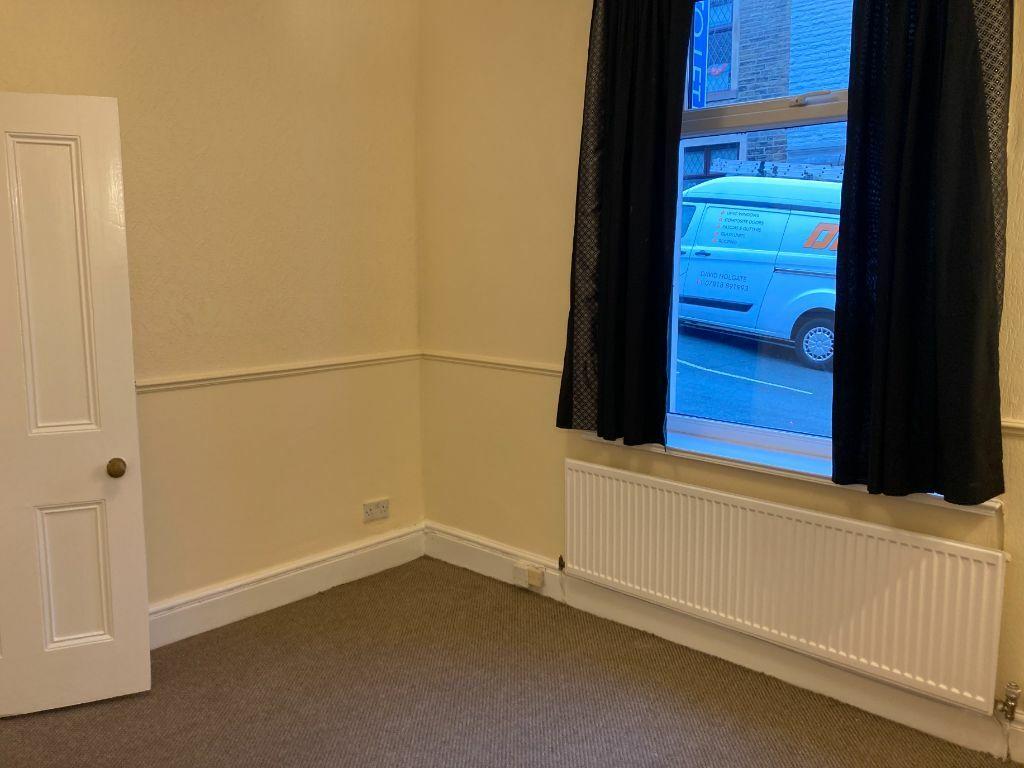 REF 10861 Portland Street Colne... 3 bed terraced house £550 pcm