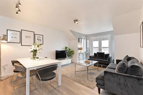 31 Derwent Chase, Waverley, Rotherham, S60 8AT