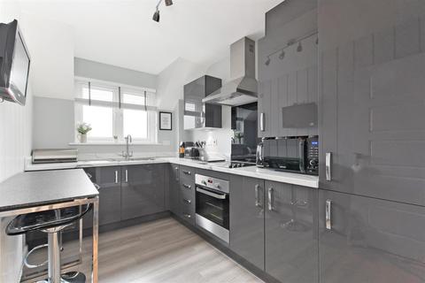 31 Derwent Chase, Waverley, Rotherham, S60 8AT