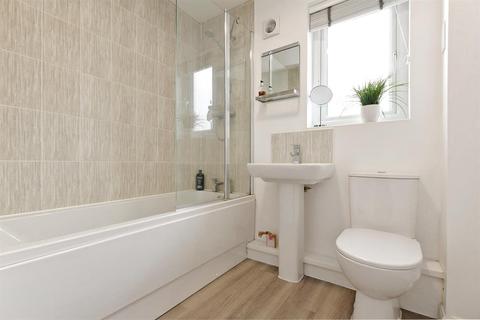 31 Derwent Chase, Waverley, Rotherham, S60 8AT