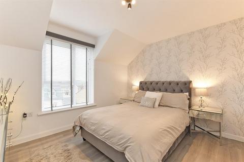 31 Derwent Chase, Waverley, Rotherham, S60 8AT