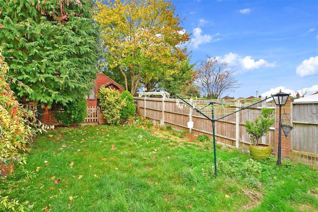 Haig Avenue, Rochester, Kent 2 bed semidetached house £290,000