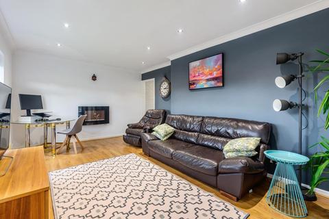 195 Cabell Road, Guildford, GU2 8JN