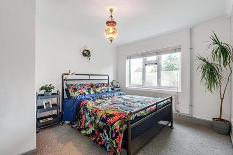 195 Cabell Road, Guildford, GU2 8JN