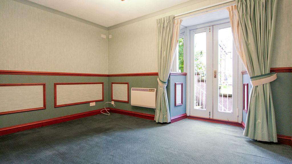 Bedroom 1 (Double)