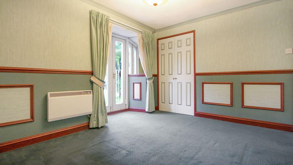 Bedroom 1 (Double)