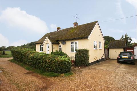 3 bedroom bungalow to rent, Coggeshall Road, Earls Colne, Colchester, CO6