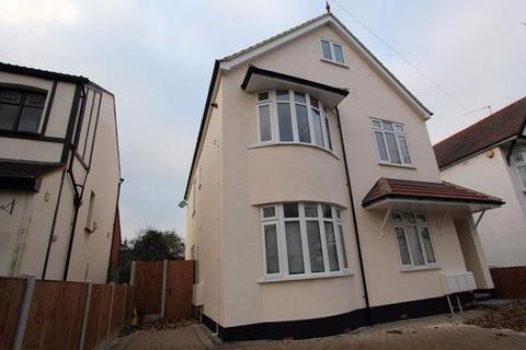 2 bedroom apartment to rent - Tankerville Drive, Leigh-on-Sea, SS9