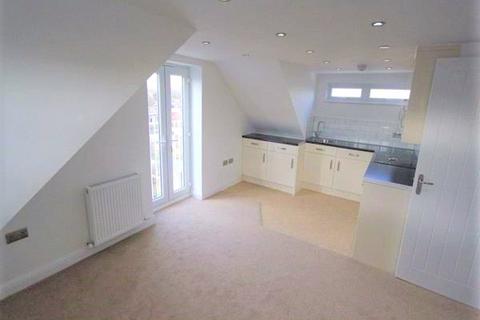 2 bedroom apartment to rent - Tankerville Drive, Leigh-on-Sea, SS9